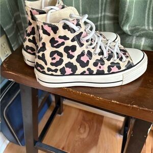 Converse all star lift camo leopard Print High-Tops size 7.5